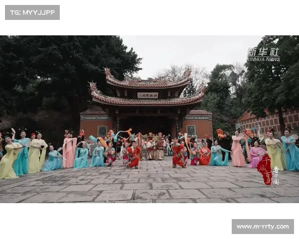 晋江传统村落与篮球赛事融合，海外球员触摸红砖古厝感受非遗魅力