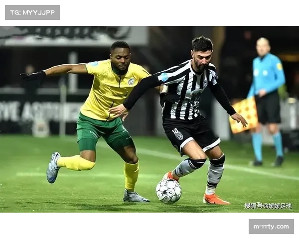 战术通讯：解析斯特拉斯堡如何通过精准长传打击特鲁瓦高大的后防线身后